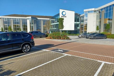 100 Berkshire Place Winnersh offices 2 to 200 pe