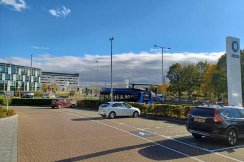 100 Berkshire Place Winnersh offices 2 to 200 pe