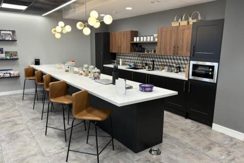 Kitchen 2.jpeg