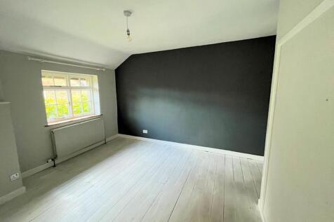 Bedroom 1 (b)