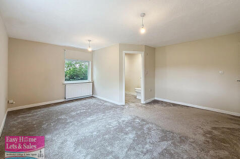 Master Bedroom/En...