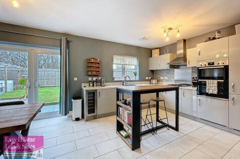 Kitchen/Dining Ro...