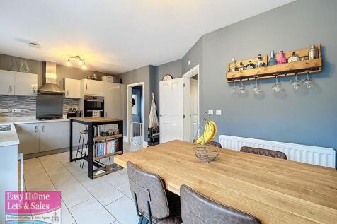 Dining/Kitchen