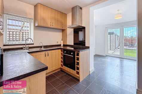 Kitchen/Living Sp...