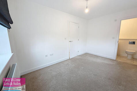 Master Bedroom/En...