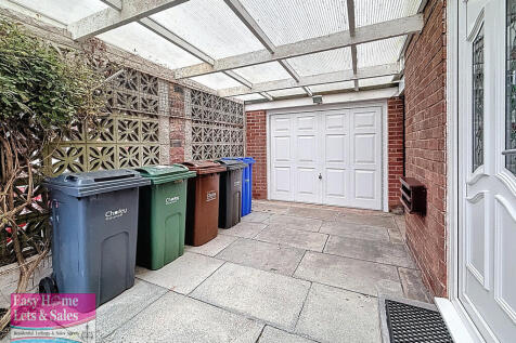 Carport &amp; Gar...