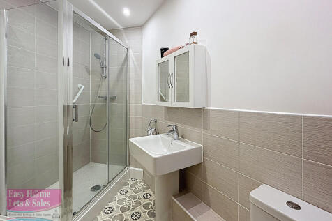 Family Shower Roo...