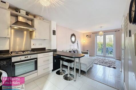 Kitchen/Living Ar...
