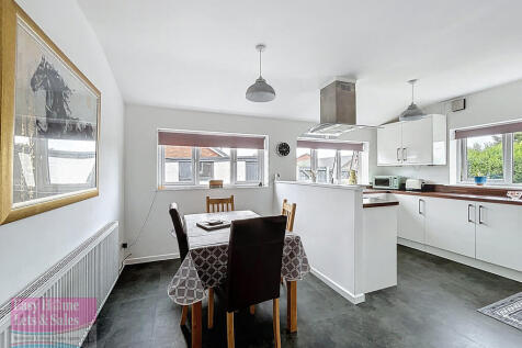 Kitchen/Dining Ro...