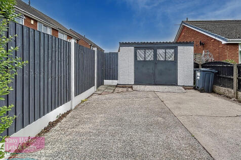 Driveway/Garage
