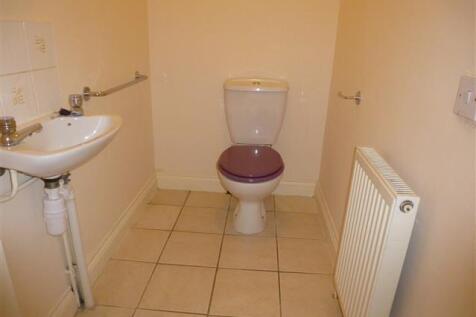 Cloakroom/wc