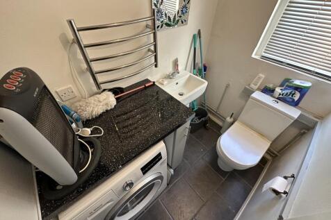 Cloakroom/wc