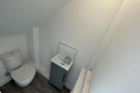Cloakroom/wc
