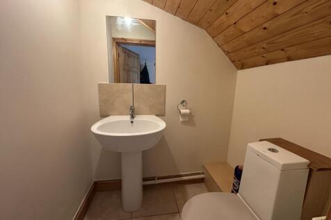 Cloakroom/wc
