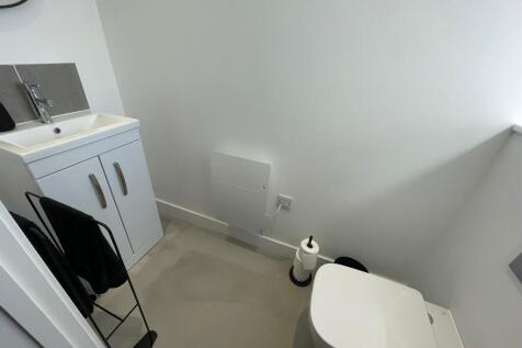 Cloakroom/wc
