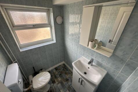 Cloakroom/wc
