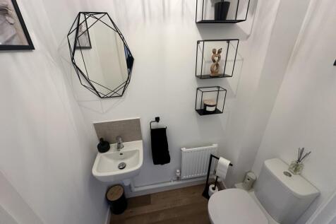 Cloakroom/wc