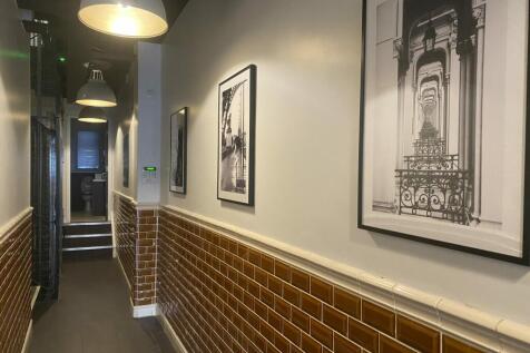 49 King Street Hallway