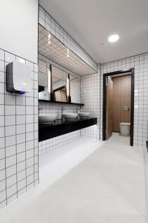 One New York Street - WC Facilities/Changing Room