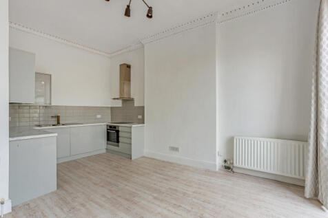 Living Room/Kitchen