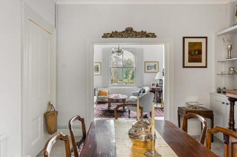 Sitting/Dining Room