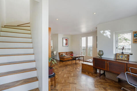 Sitting Room/Dining Room
