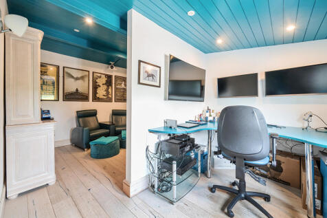Cinema Room/Office