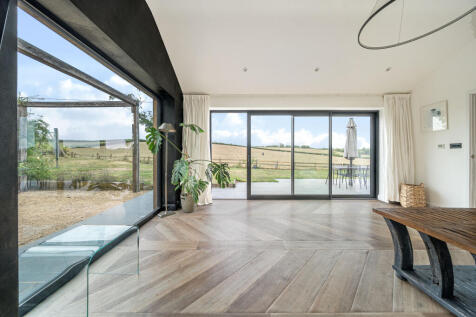 Sitting/Dining Room