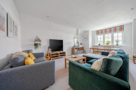 Sitting/Dining Room