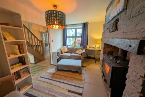 Snug Lounge