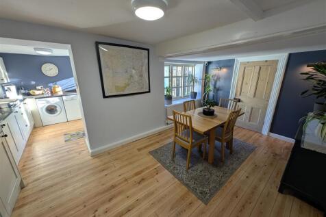 Open Plan Kitchen and Dining Room