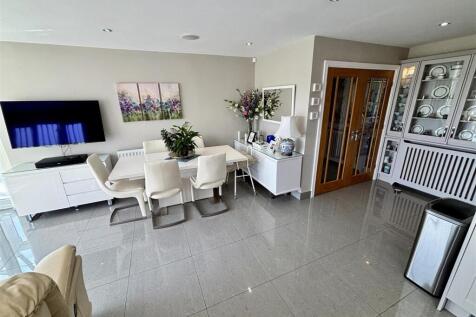 Open Plan Kitchen, Dining and Garden Room