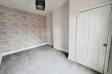 pbox-bedroom-334543.jpg