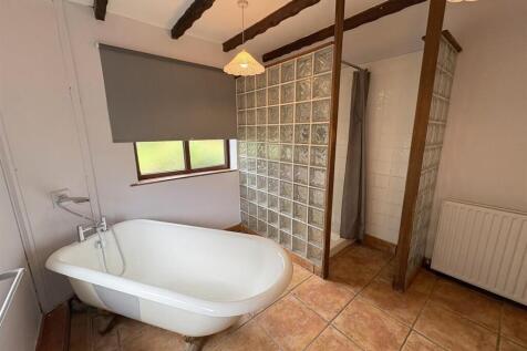 Family Bathroom/WC