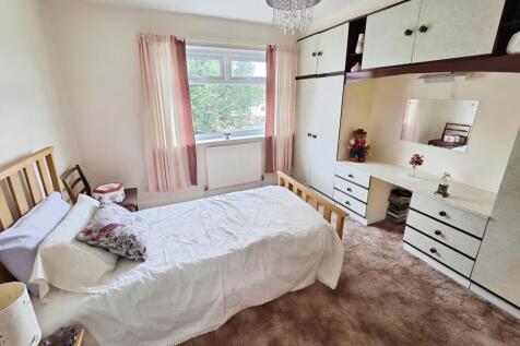 pbox-bedroom-323339.jpg
