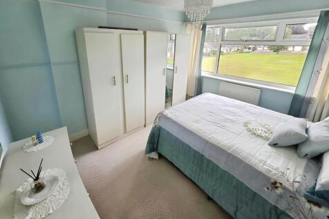 pbox-bedroom-323339.jpg