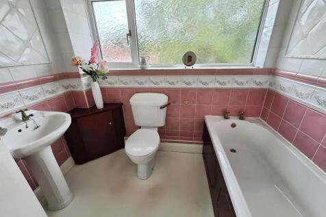 pbox-bathroom-323339.jpg