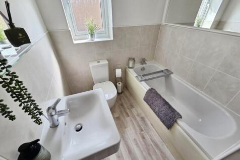 pbox-bathroom-323378.jpg