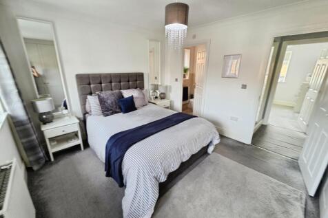 pbox-bedroom-323378.jpg