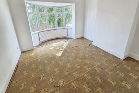 pbox-bedroom-330400.jpg