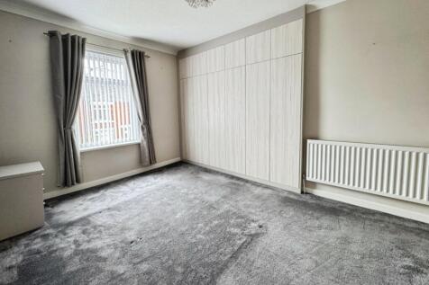 pbox-bedroom-326135.jpg
