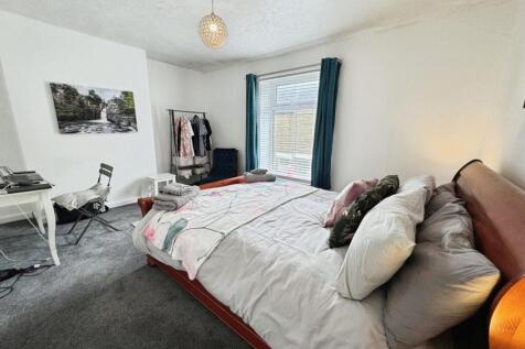 pbox-bedroom-330967.jpg
