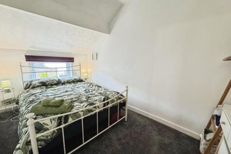 pbox-bedroom-330967.jpg