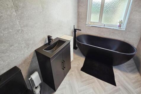 pbox-bathroom-329729.jpg