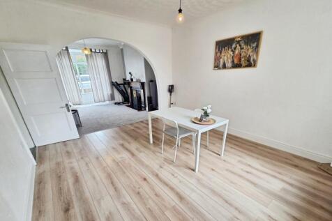 pbox-living_room-329742.jpg