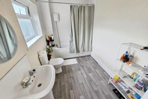 pbox-bathroom-329742.jpg