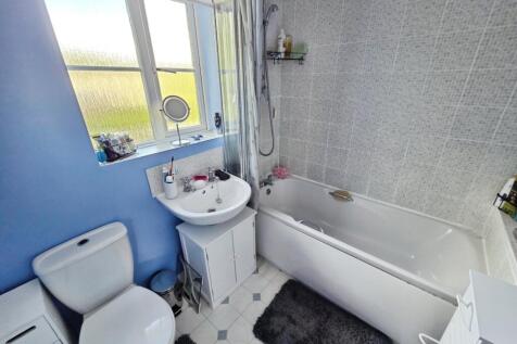 pbox-bathroom-335026.jpg