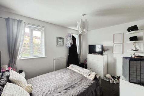 pbox-bedroom-335131.jpg