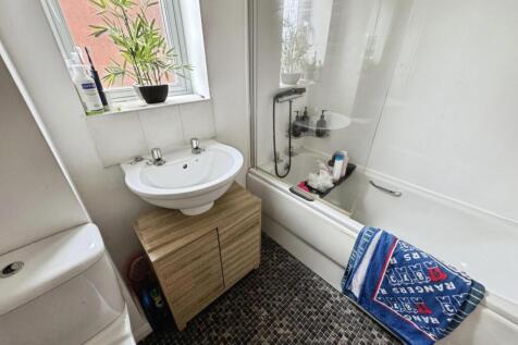 pbox-bathroom-335131.jpg