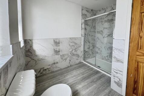 pbox-bathroom-335321.jpg